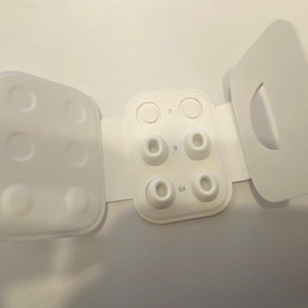 AirPods Pro 1nd generation (R) - Picture 5 of 5